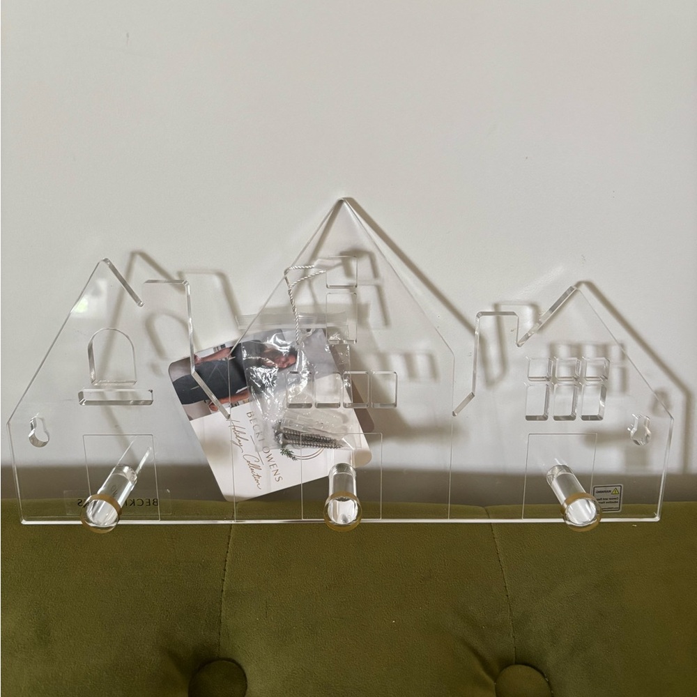 NWT - Two Acrylic Hook Wall Racks - Picture 5 of 11